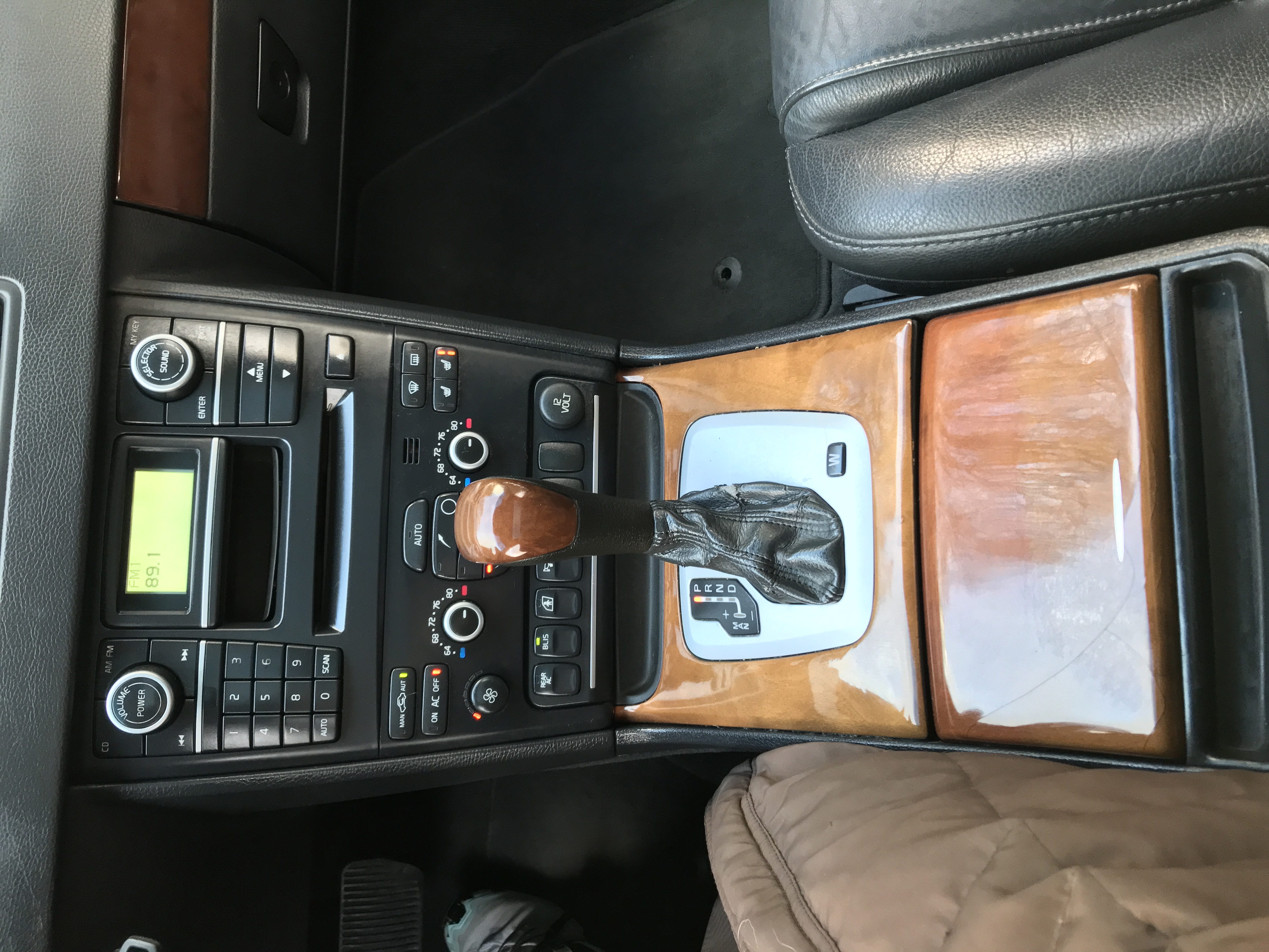 2008 Volvo One Owner XC90 V8 92K with Third Row Seating — photo 33